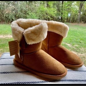 Suede V-Tassel boots